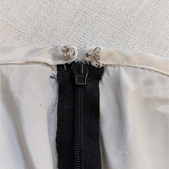 Notations Woman Petite MEDIUM Black Lace Over Ivory Knee Length Skirt Whimsygoth - Picture 8 of 13